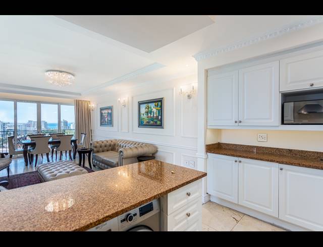 2 BEDROOM APARTMENT TO LET IN SEA POINT